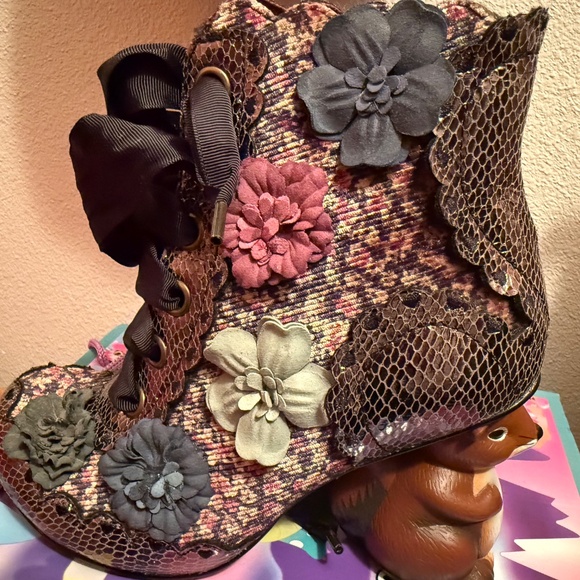 NIB Irregular Choice Nuts About You Novelty Heel Bootie - Picture 4 of 14